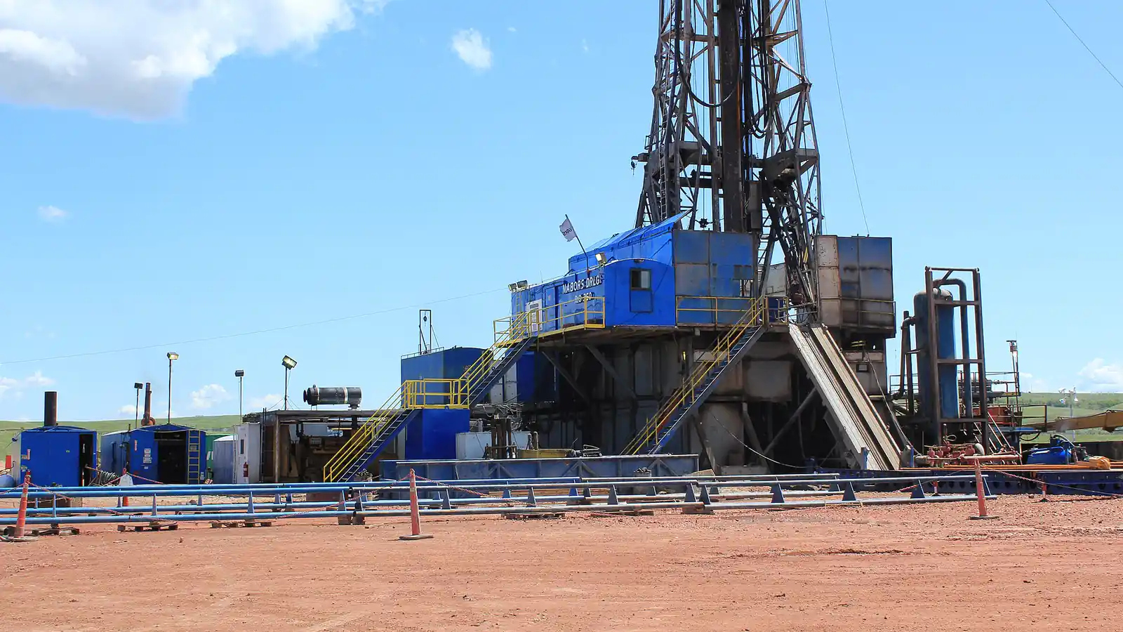 Drilling rig on a well pad in the Williston area, North Dakota